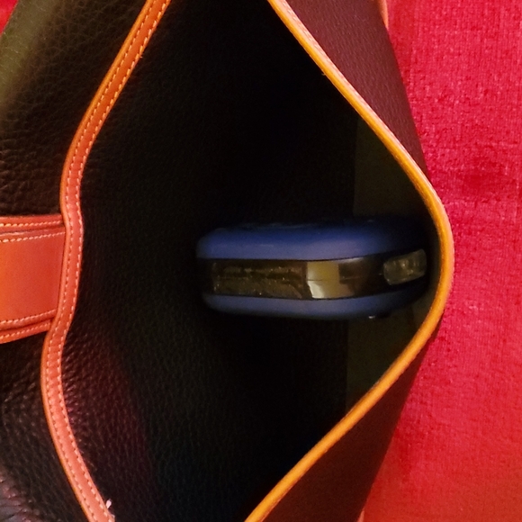 VINTAGE DOONEY PEBBLE LEATHER CROSSBODY. - Picture 5 of 8